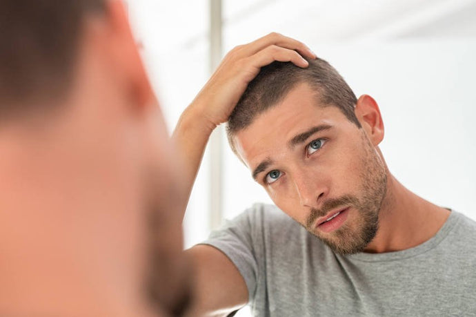 Castor oil to fight against hair loss in men