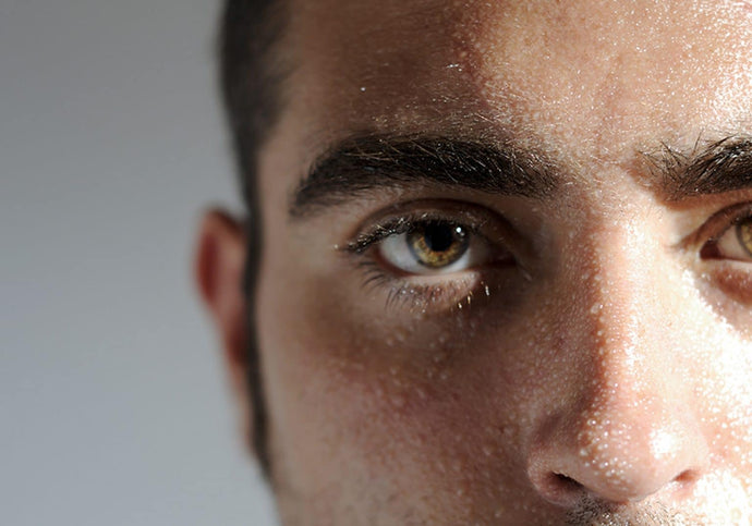 Peau grasse de l’homme : les solutions naturelles pour y remédier